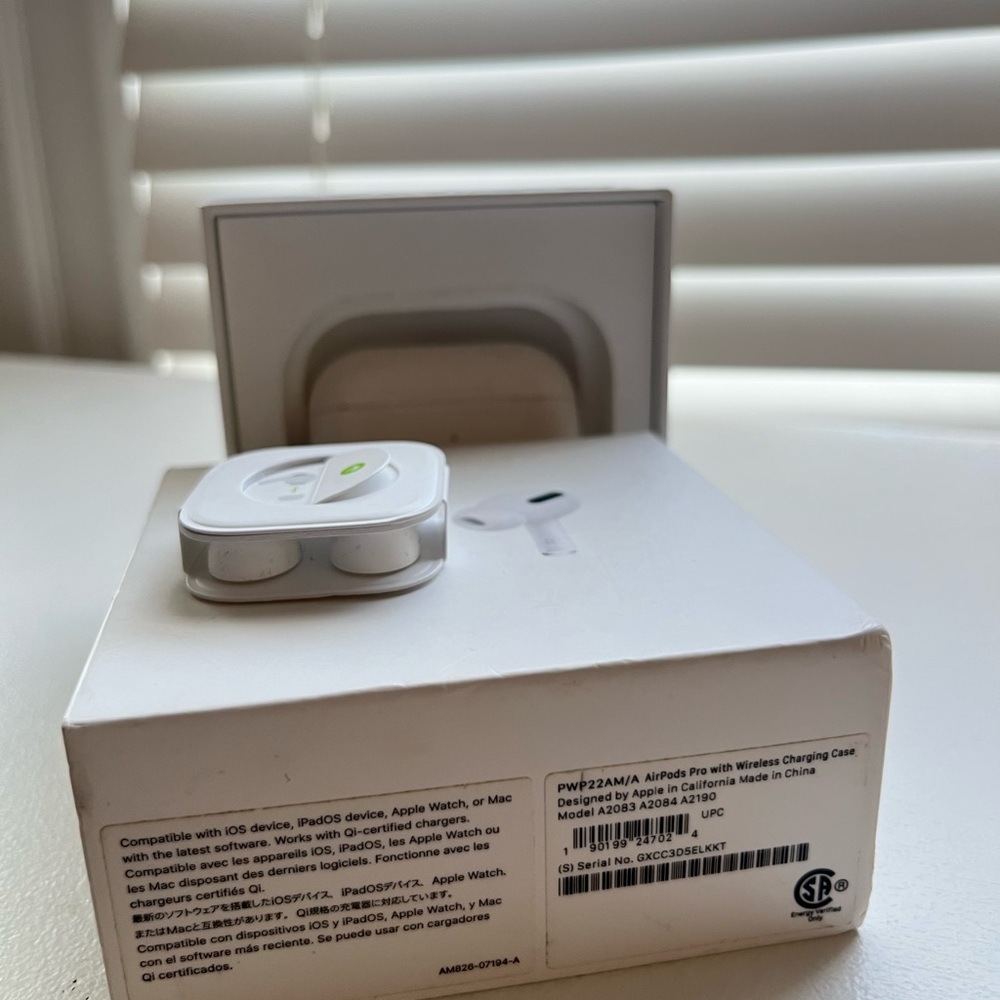 AirPod Pro’s First generation - Picture 6 of 6